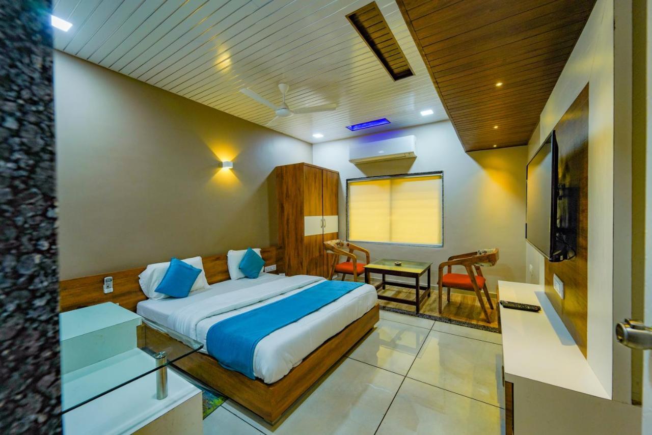 The Nest Residency Ahmedabad Exterior foto